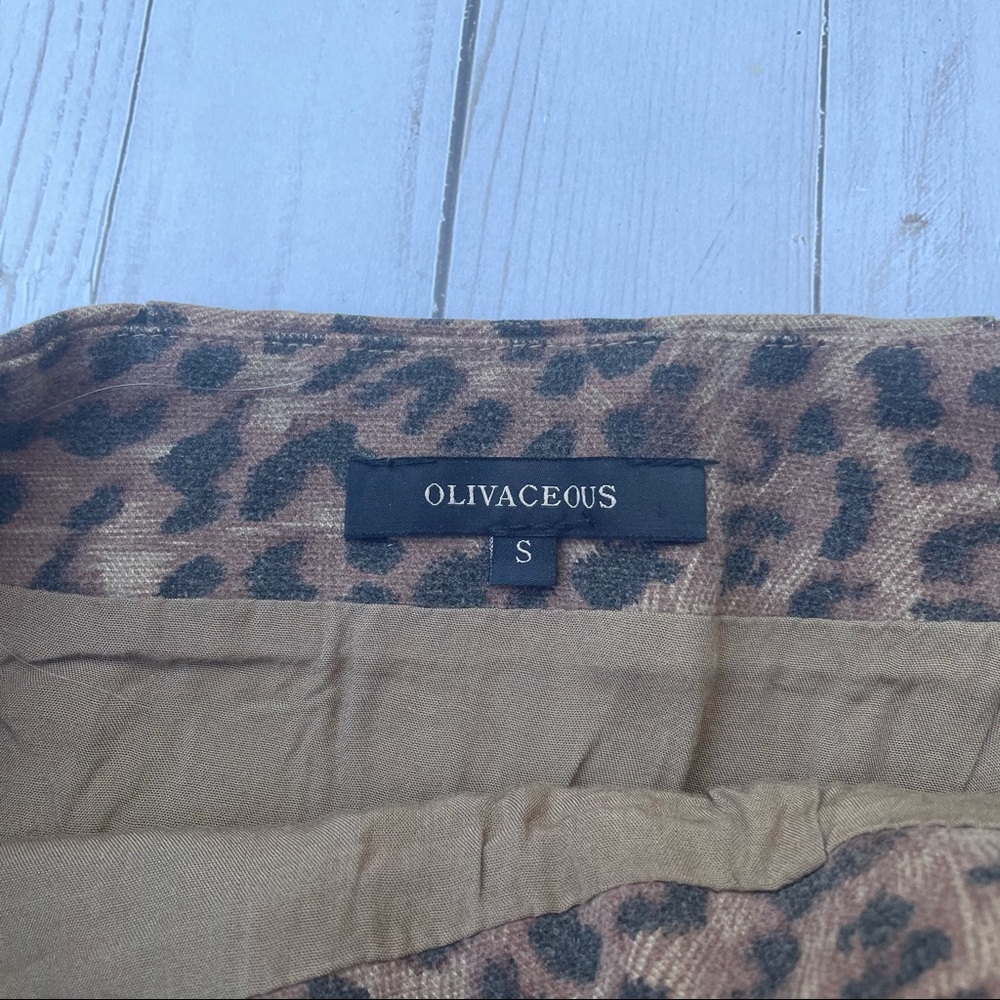 Olivaceous leopard mini skirt - Picture 2 of 7